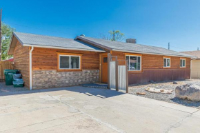Topo Backyard Oasis, Fire Pit Fenced!